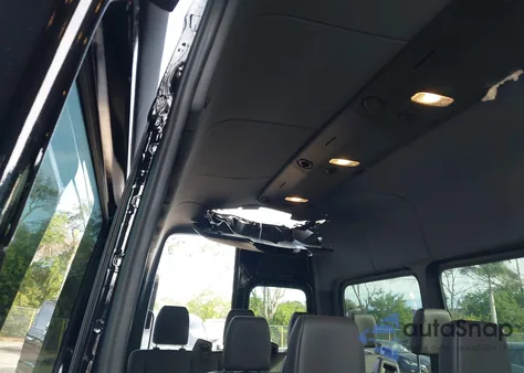 2025 Mercedes-Benz Sprinter 2500 High Roof 4-Cyl Diesel z USA, uszkodzony, nr VIN W1Z4KGHY6ST208486